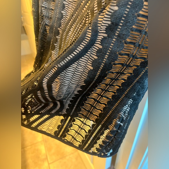 BCBG sheer illusion top - Picture 3 of 3